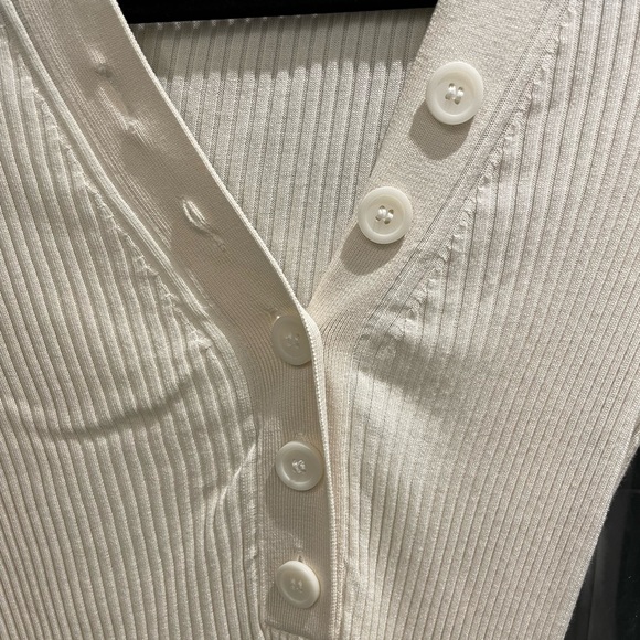 COS button down v neck short sleeve knit - Picture 3 of 4